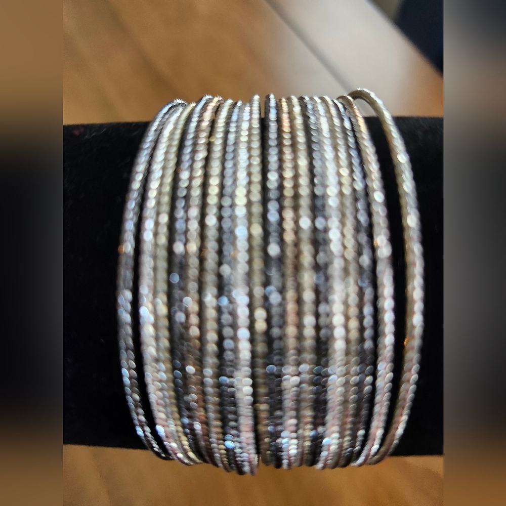 Premier Designs Cuff Bracelet - Picture 2 of 3